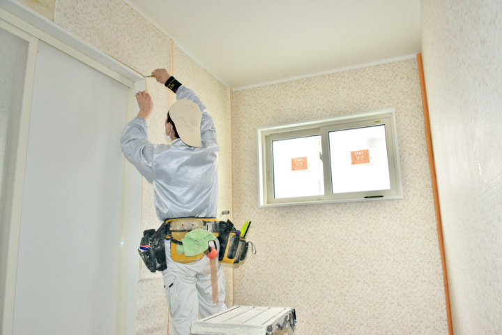 クロス・壁紙施工で空間を一新｜仕上がり重視の対応の画像