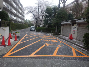 越谷市某マンションアスファルトのひび　施工後